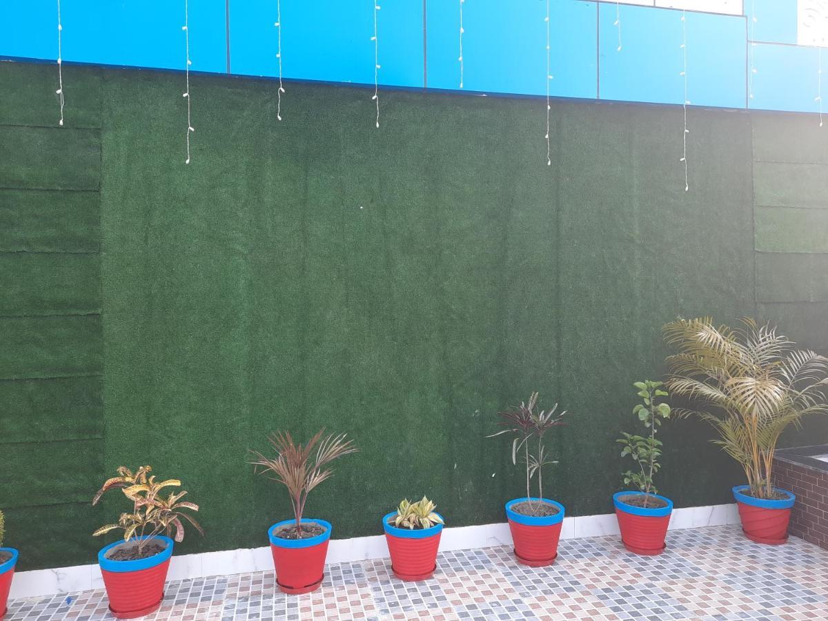 Hotel Blue Diamond Bahraich Exterior photo